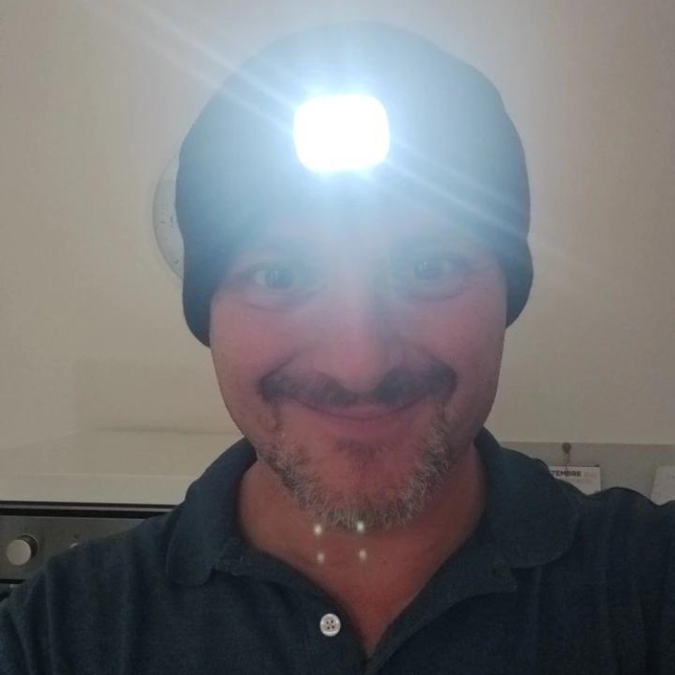 cappello con luce